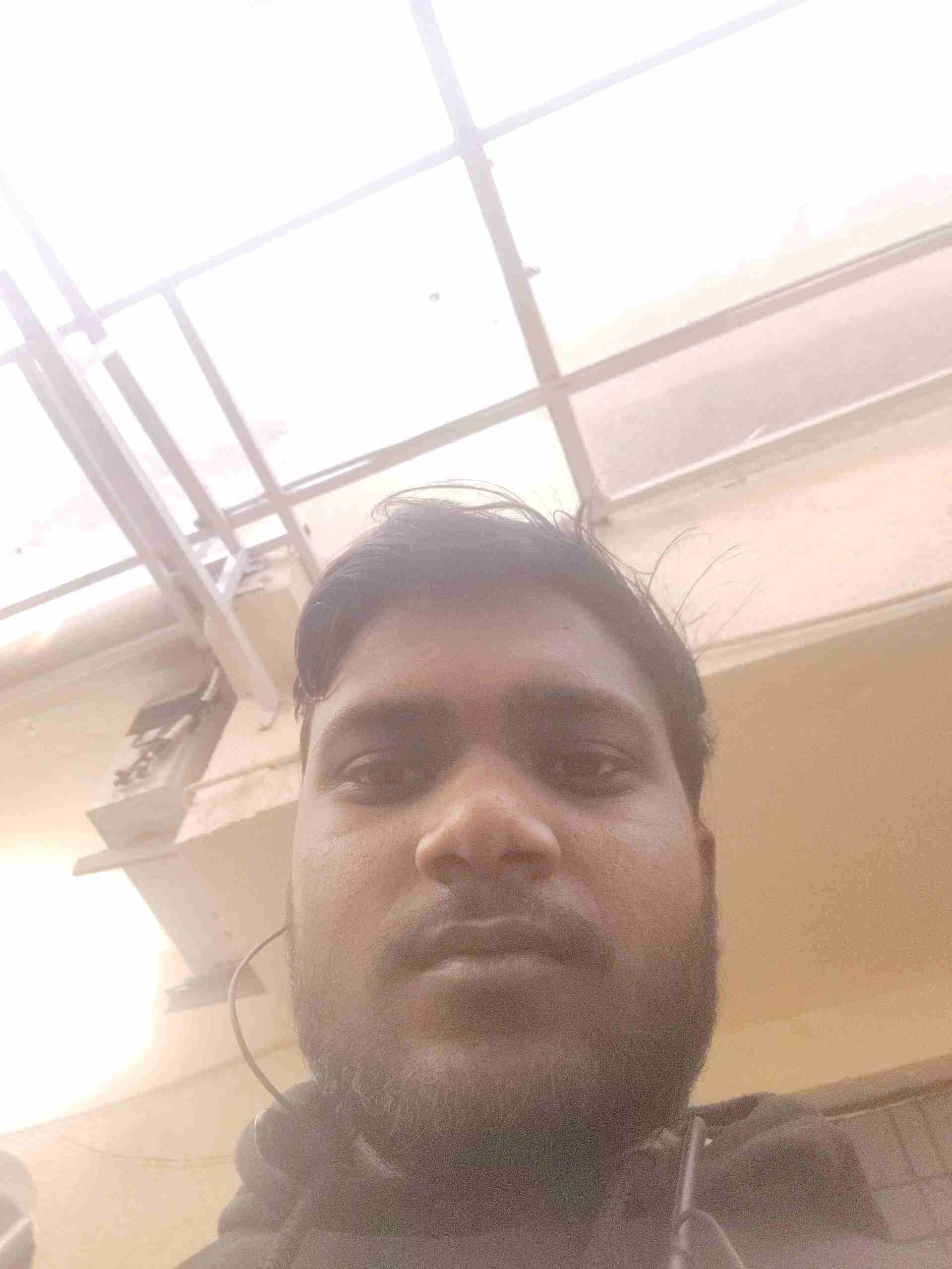 Om M.